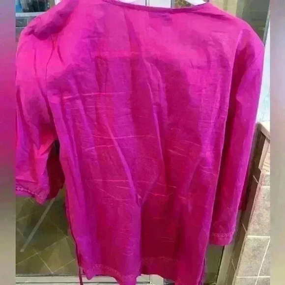 COPY - Magenta cotton top with beautiful embroidery detail. Size Medium. - Picture 5 of 5